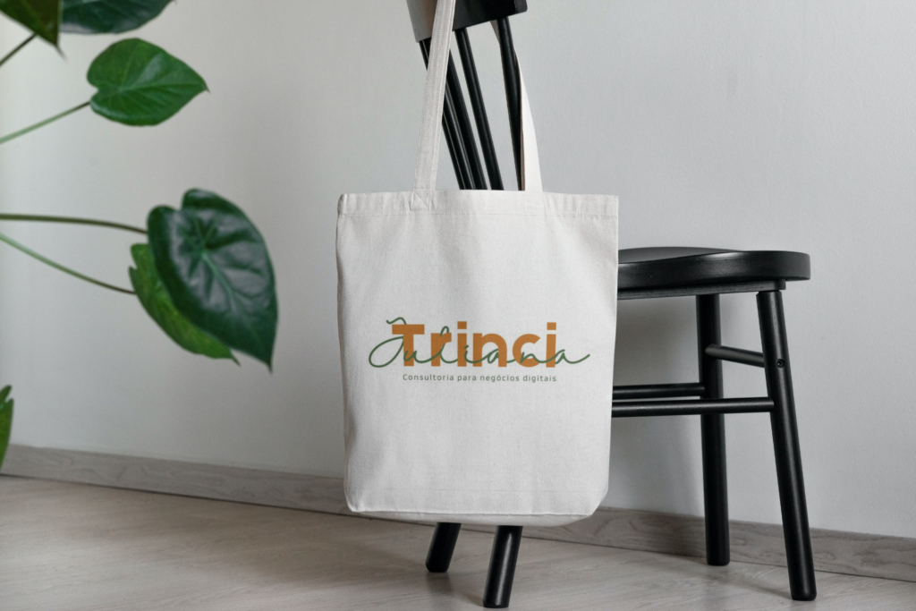 Tote bag hanging on the chair_Page 5_9 from Juliana Trinci Id Visual